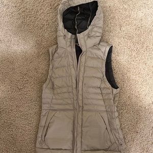 Prana ladies hooded vest.  Like new worn 1 time.